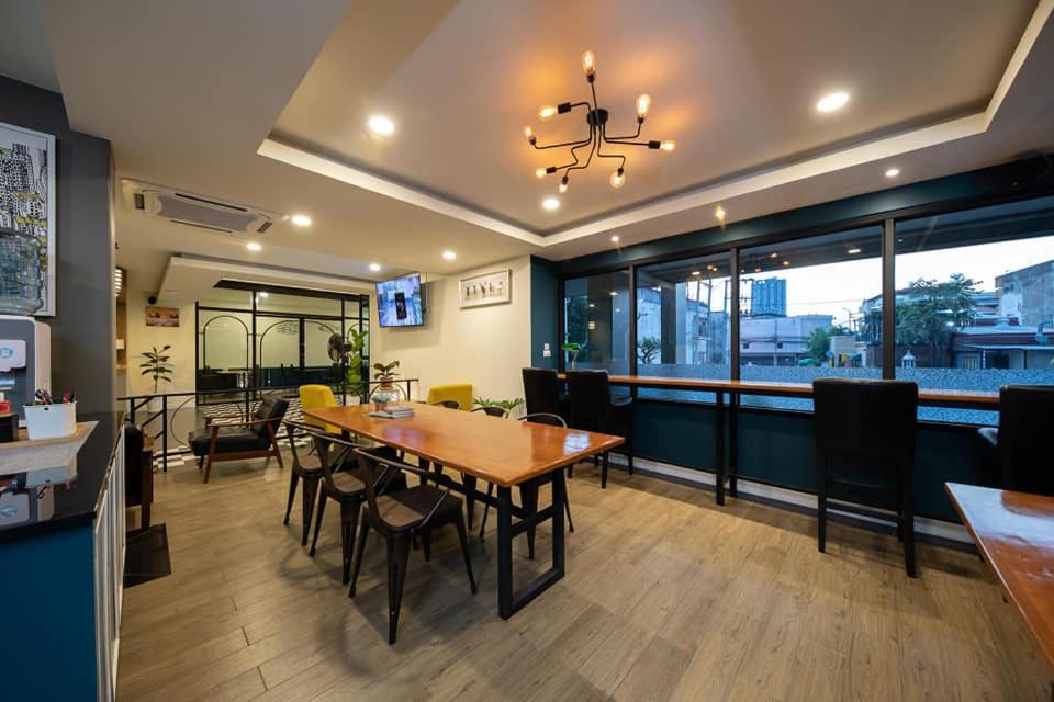 โรงแรมต้นเงิน Khon Kaen Exterior photo